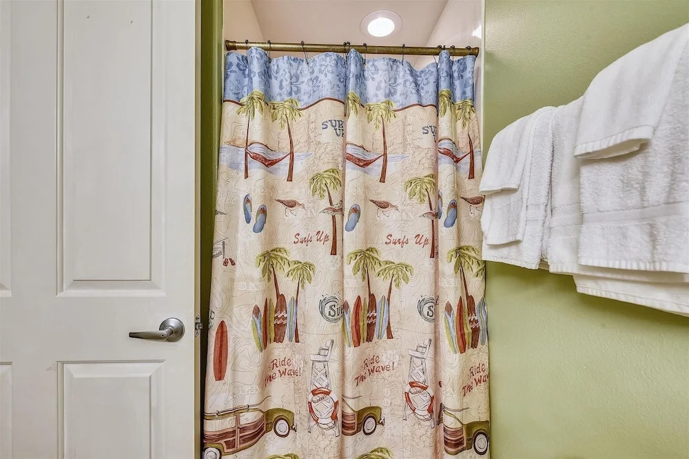 Shores Of Panama 821-2 Bd/3ba, Sleeps 8! Updated, No Carpet! Free Fun! 2 Bedroom Condo by RedAwning