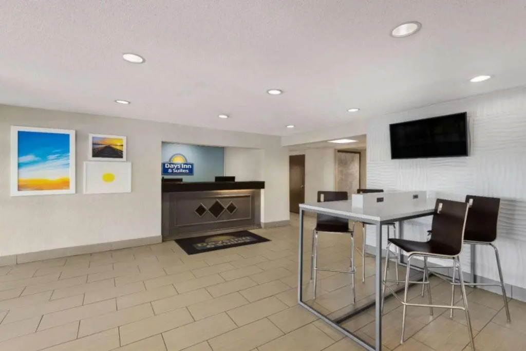 Days Inn by Wyndham Kansas City Northeast