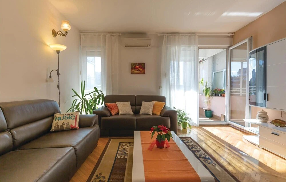 Stunning Home in Ploce With Wifi and 2 Bedrooms