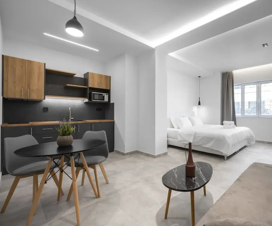 Pantheon, Nilie Hospitality MGMT