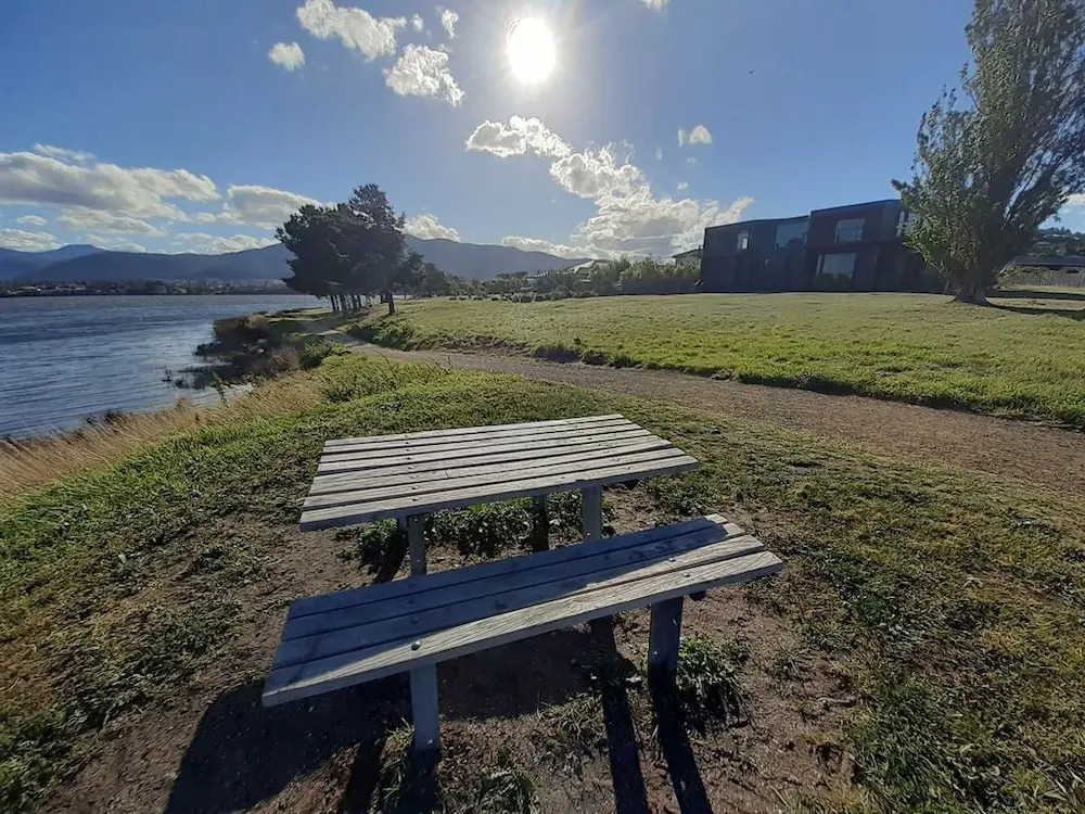 Hobart Waterfront Luxury Retreat