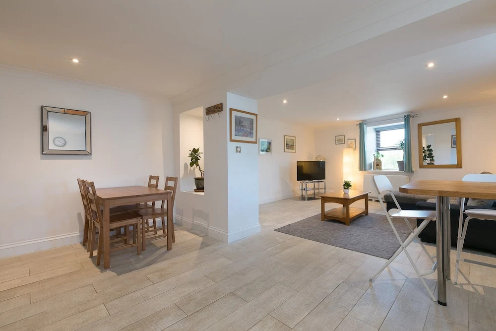 Ark Flats Apartment