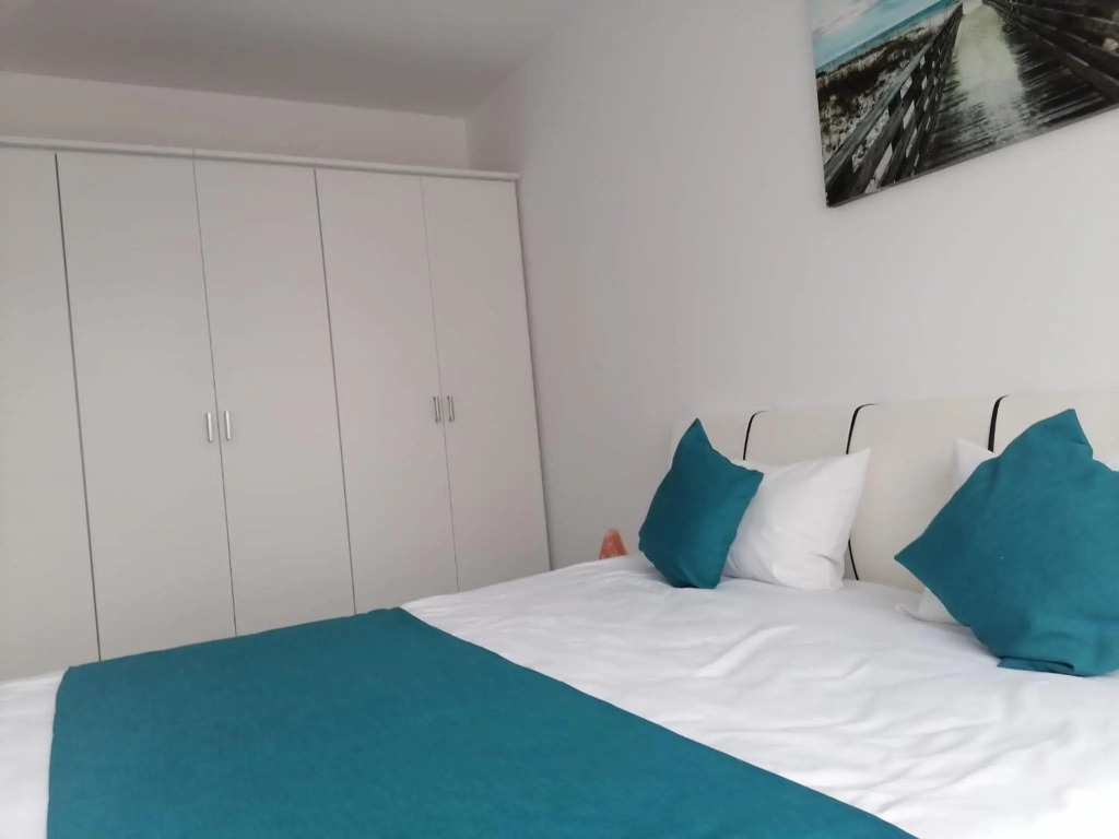 Aqua West Apartment