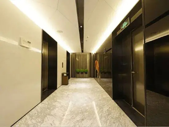 Lereal Inn (Ningbo East New Town Convention and Exhibition Center)