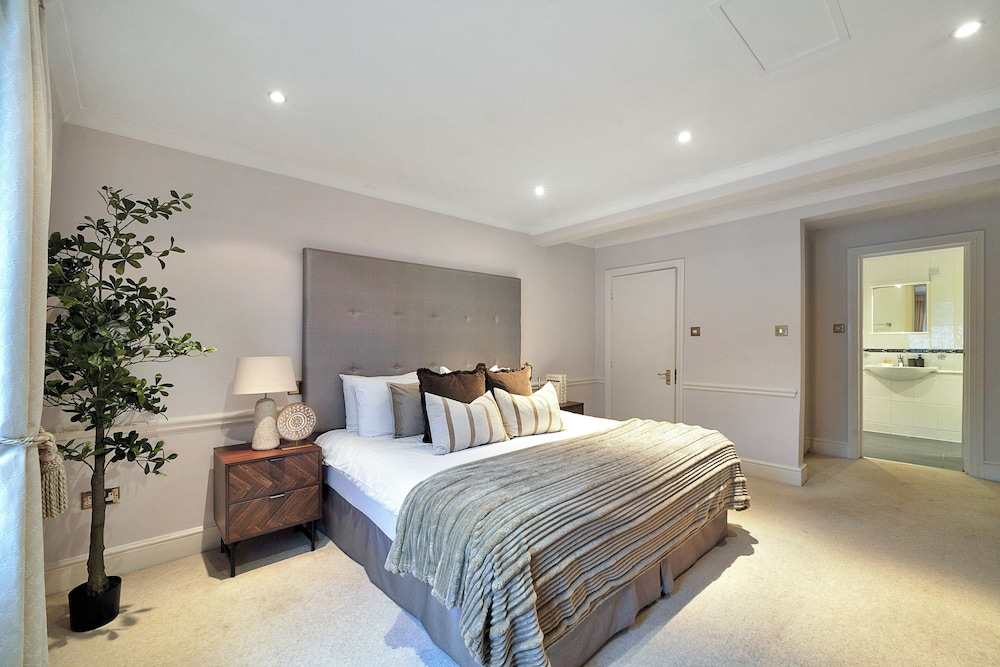 Hertford Flat 14