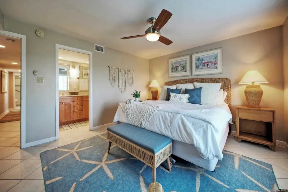 Sleeps 16 2 Beachfront Condos, Pool+pickleball+tennis Island Retreat Complex