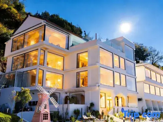 Qinglan Cave Style Light Luxury Sea View Hotel