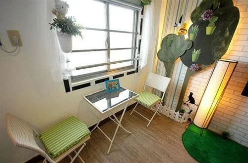 Glass House B & B