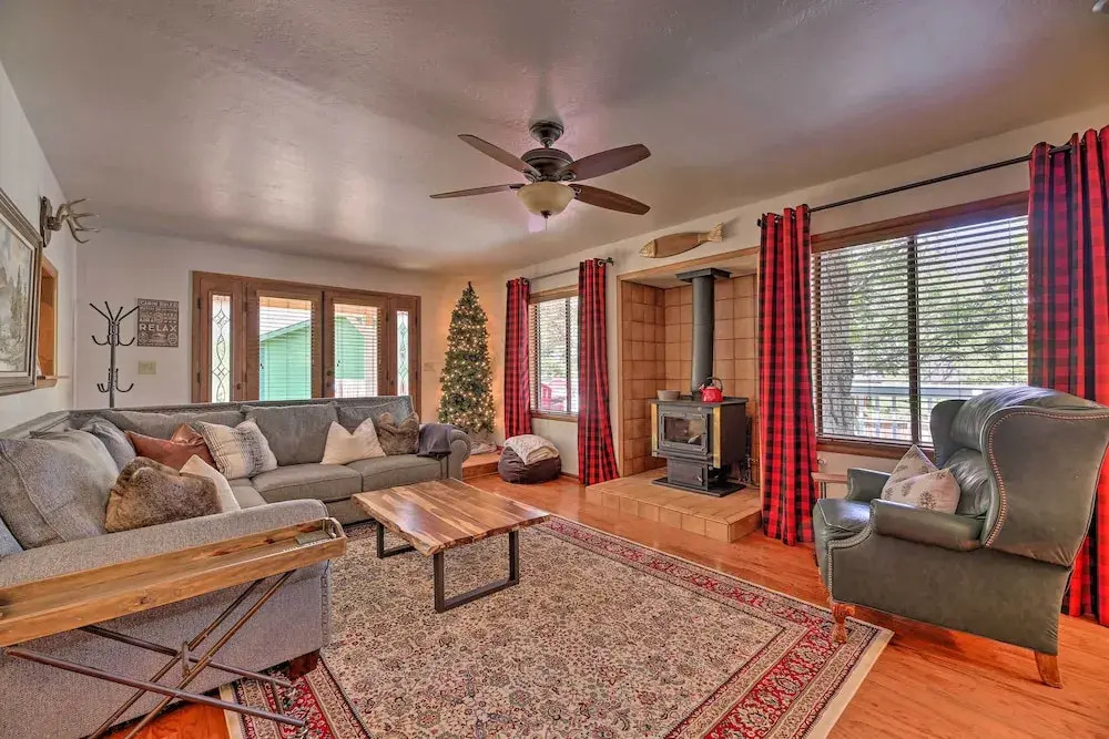 Deck + Yard: Family-friendly Pinetop Retreat