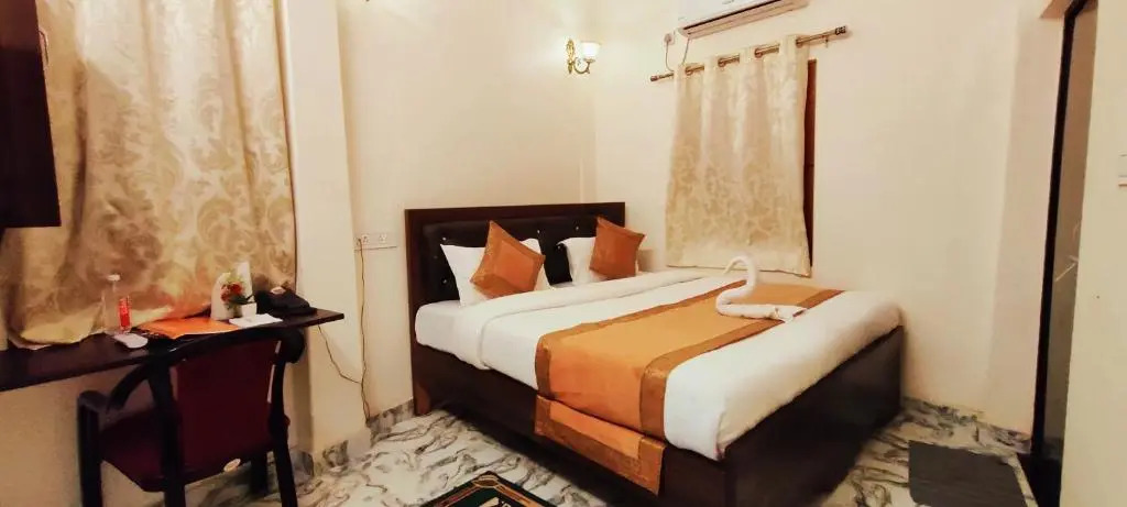 Hotel Royal Shantii Inn with Ganges View