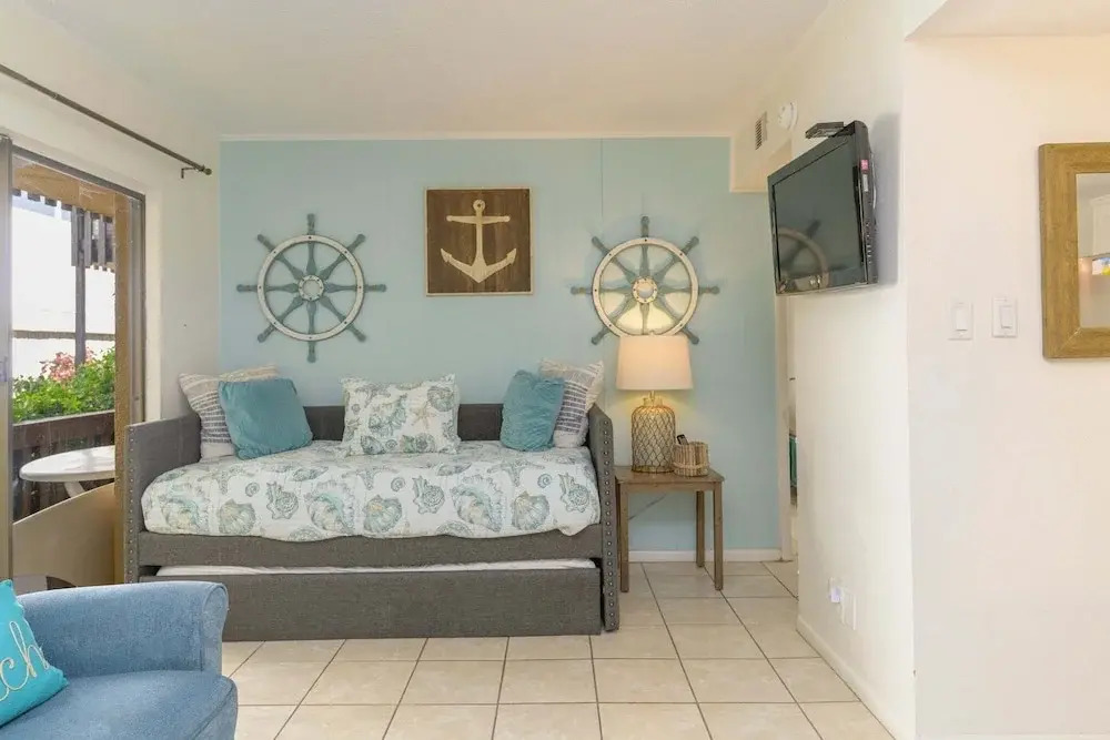 Tiki 112 - Beachfront 1br Condo W/ Pool Access 1 Bedroom Condo