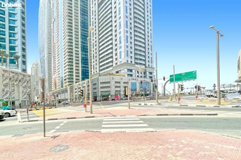 Swanky 1 BR Apt Marina Pinnacle