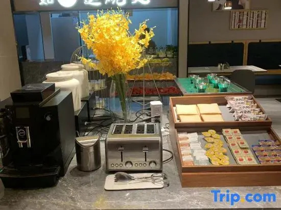 Homeinn Selected Hotel (Zhangjiakou Xuanhua Xuanfu Avenue North Railway Station)