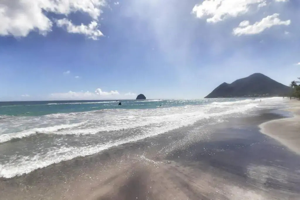 Superbe studio, à 20 mètres de la plage, accès direct Grande Plage Diamant