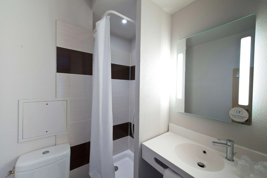 B&B HOTEL Pau Zénith