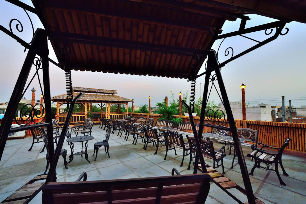 OYO 9761 Hotel Clark Heights