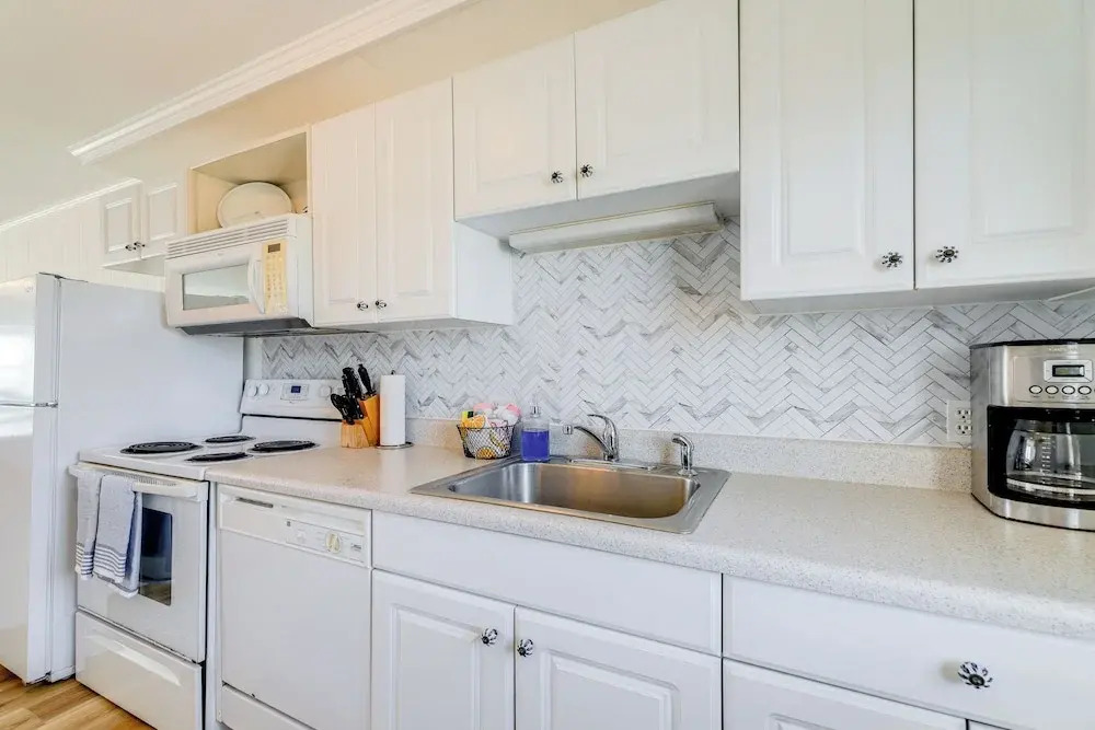 Beachfront Emerald Isle Vacation Rental with Deck!