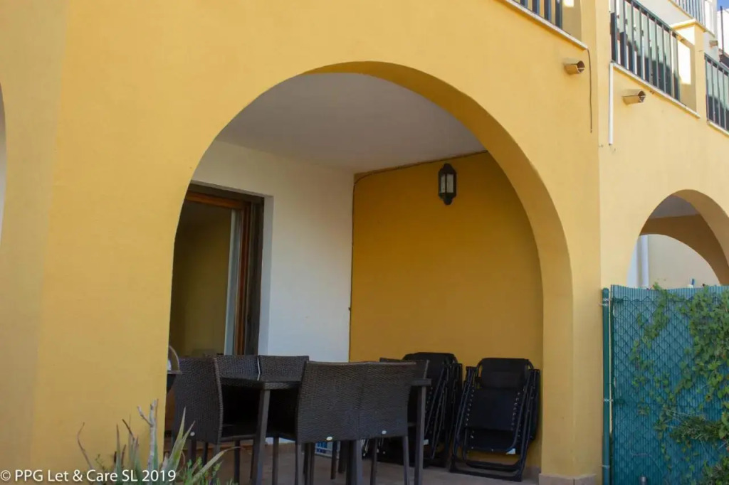Town House with Garden and Pool Access