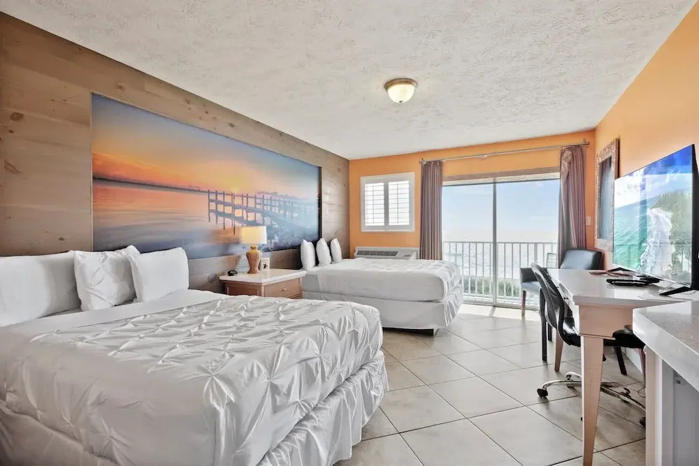 Oceanfront Inn Room #17- Ocean View Balcony King Bed