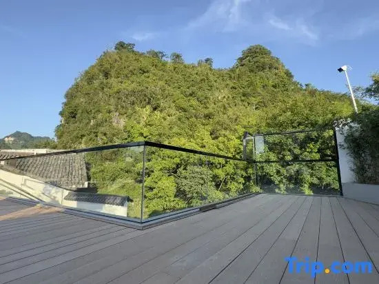 Yuerong Shanyuan Homestay