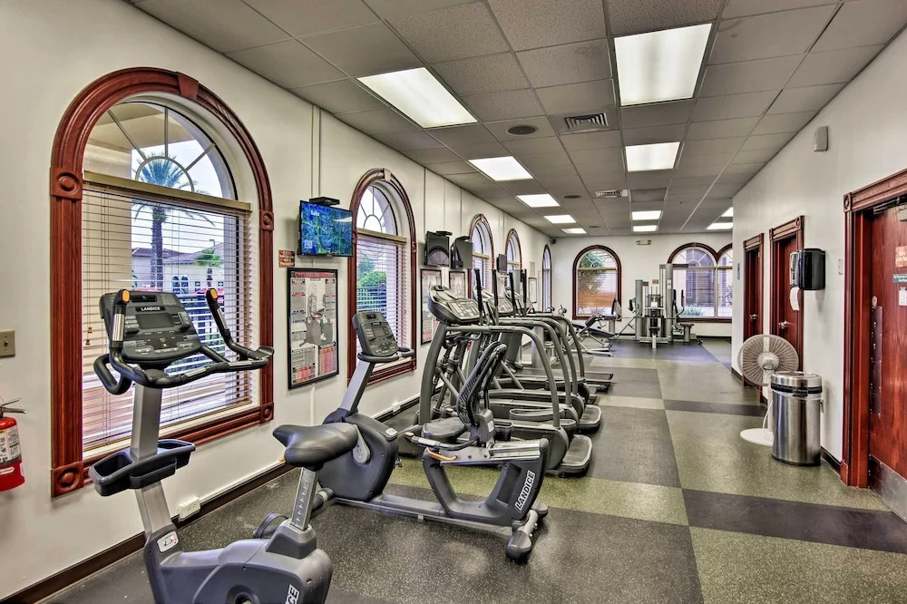 Davenport Retreat w/ Resort Perks, 9 Mi to Disney!