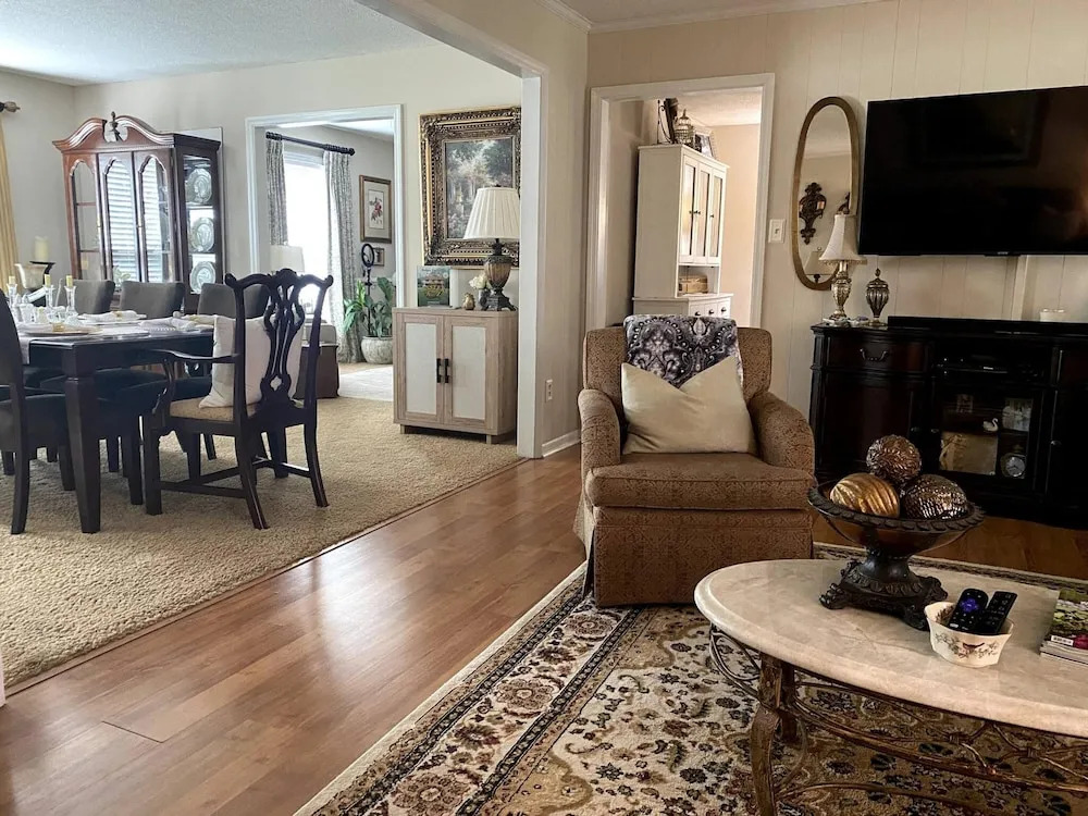Elegant Crofton Ranch