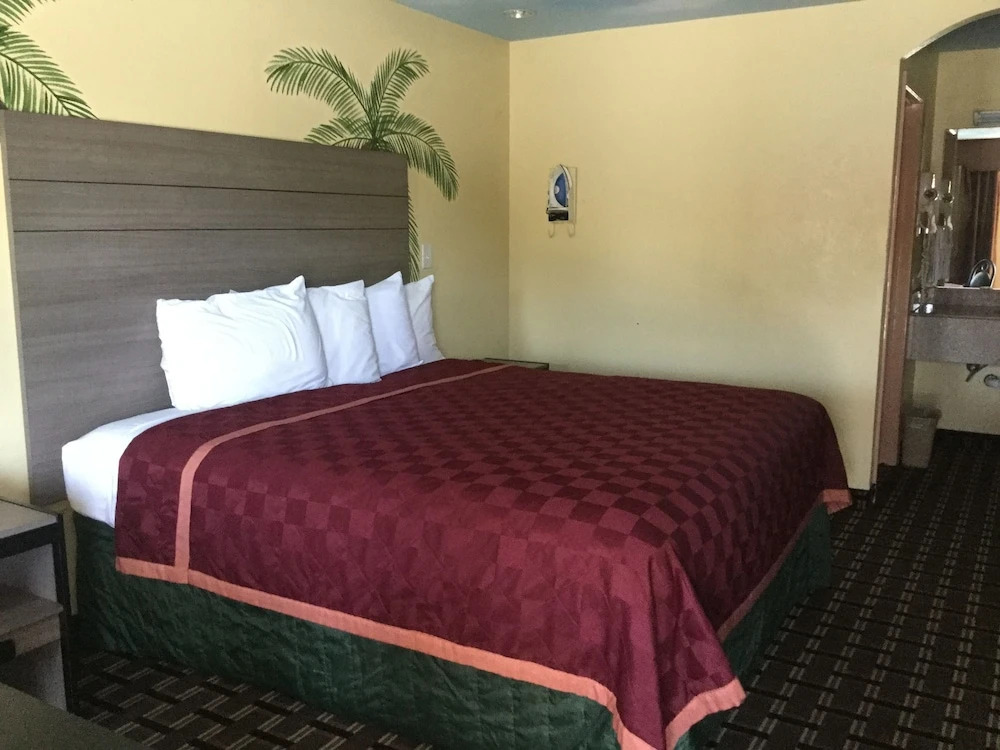Luxury Inn and Suites Seaworld