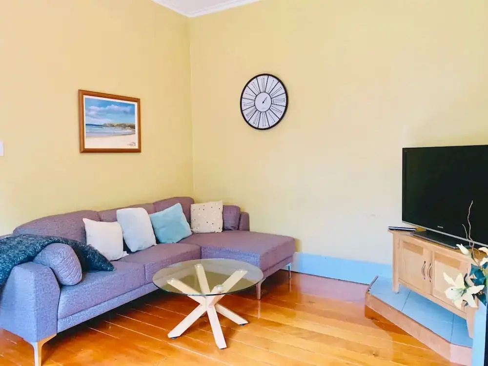 Sunny 4 Bedroom House in the Heart of Mount Roskill