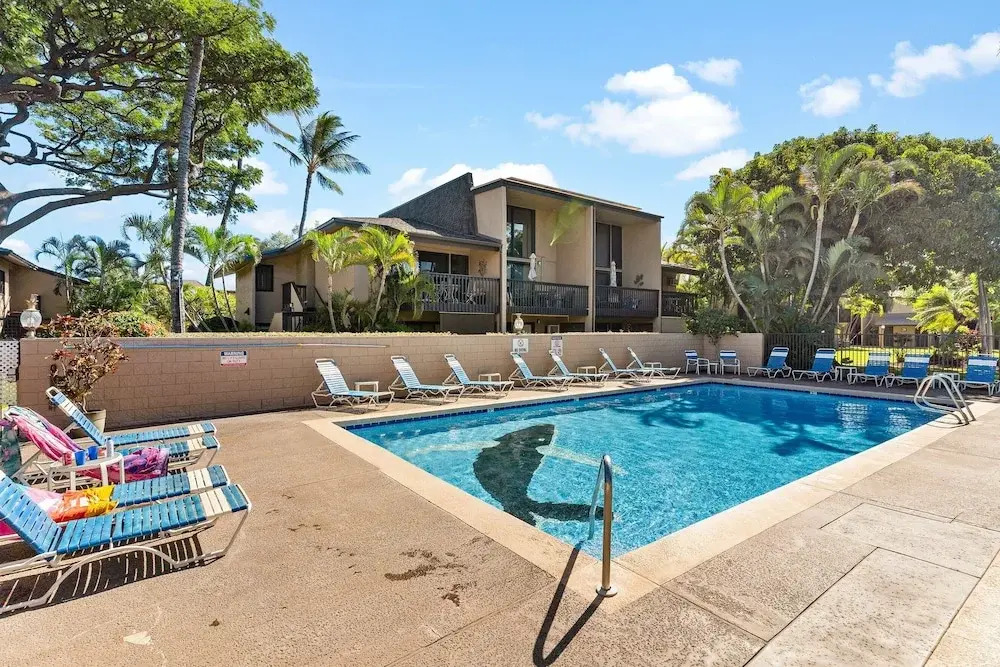 Kihei Garden Estates B-103 - Modern Design, Bright & Clean, Concrete Floors, AC!