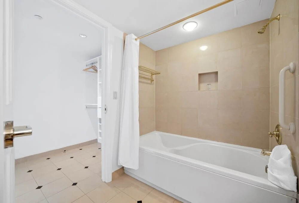 TWO Separate Stylish Cozysuites on the Boardwalk