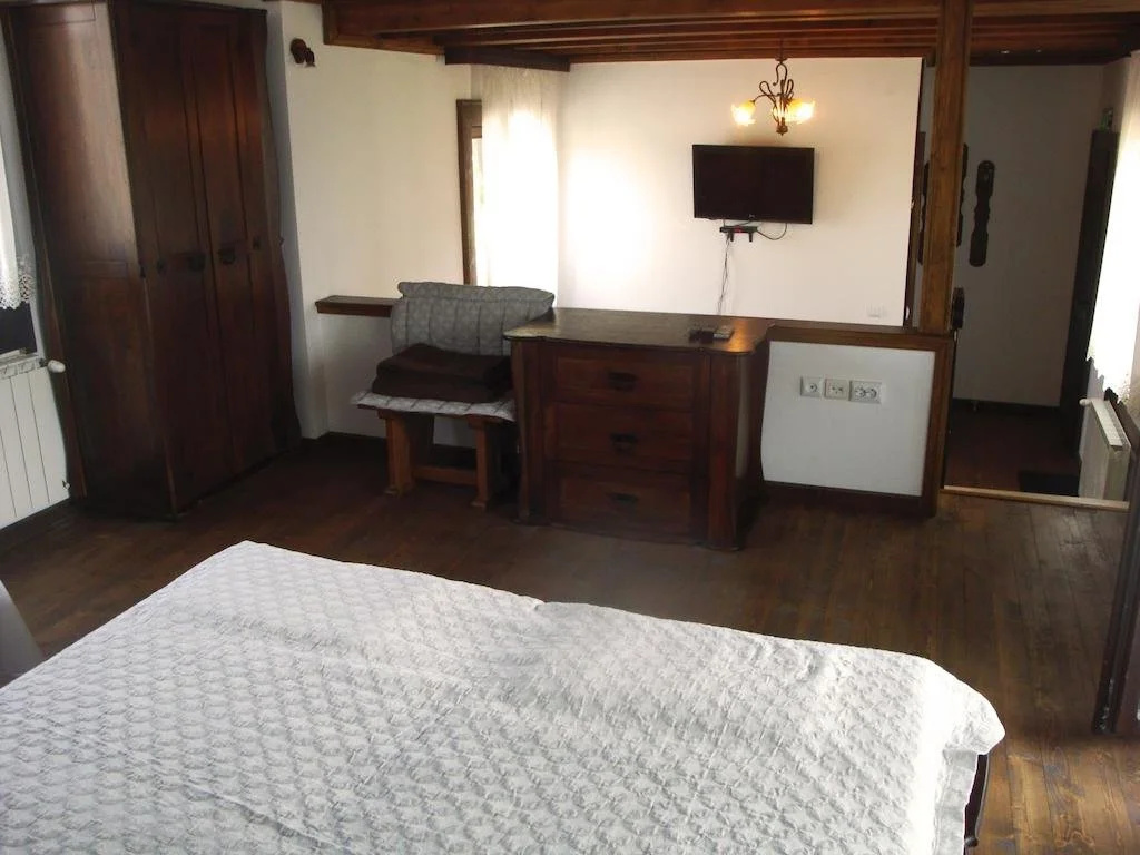 Guest House Black Lom