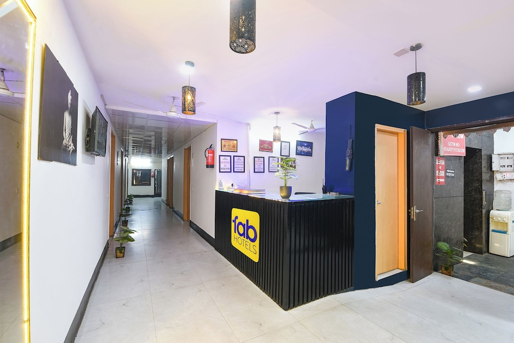 FabHotel Moody Inn Kalkaji