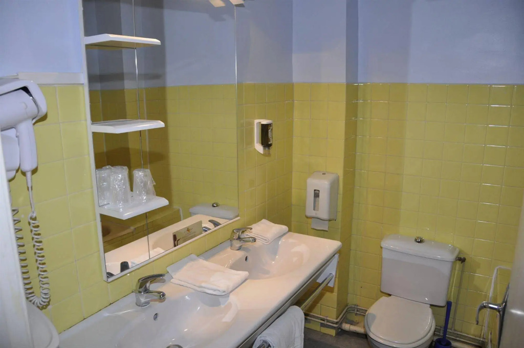 Sarl Hotel Cesar