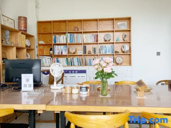 Meet You · Yueqi Huayuan The | Petal Yujian Ni Garden Homestay (Erhai Lake Longkan Wharf)