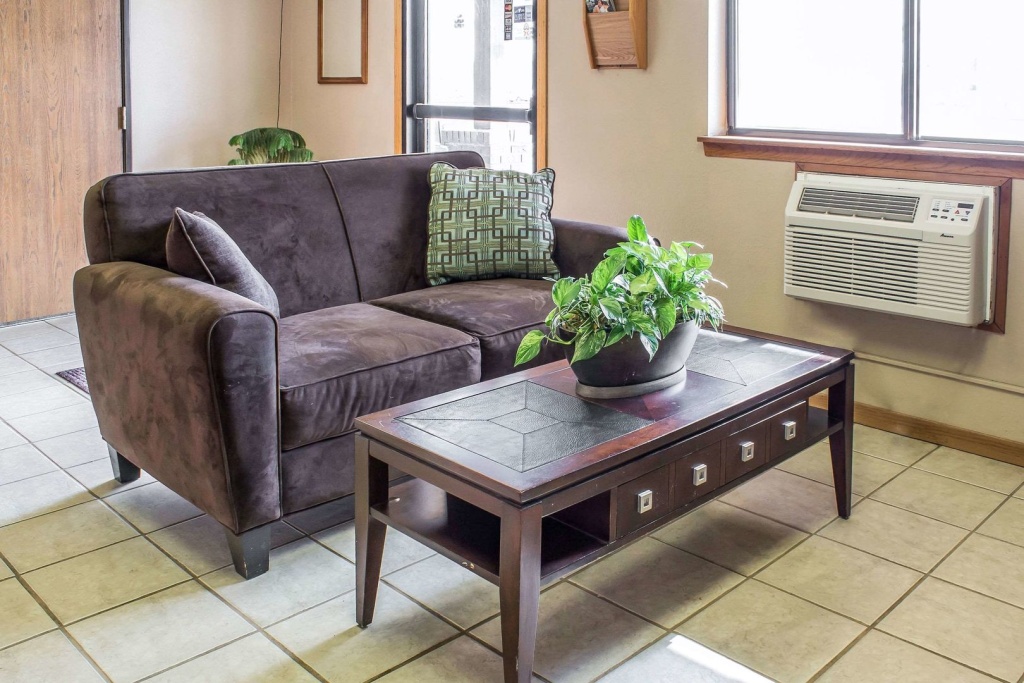 Le Mars Inn and Suites