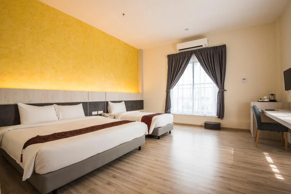 Marvelux Hotel
