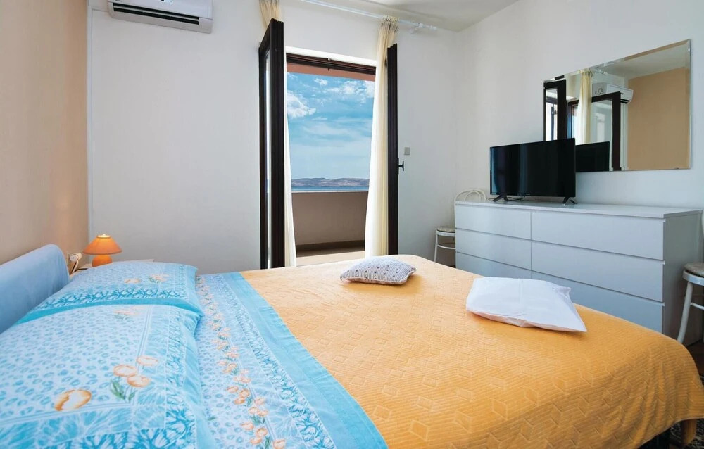 Stunning Apartment in Lukovo Sugarje With 3 Bedrooms, Wifi and Outdoor Swimming Pool