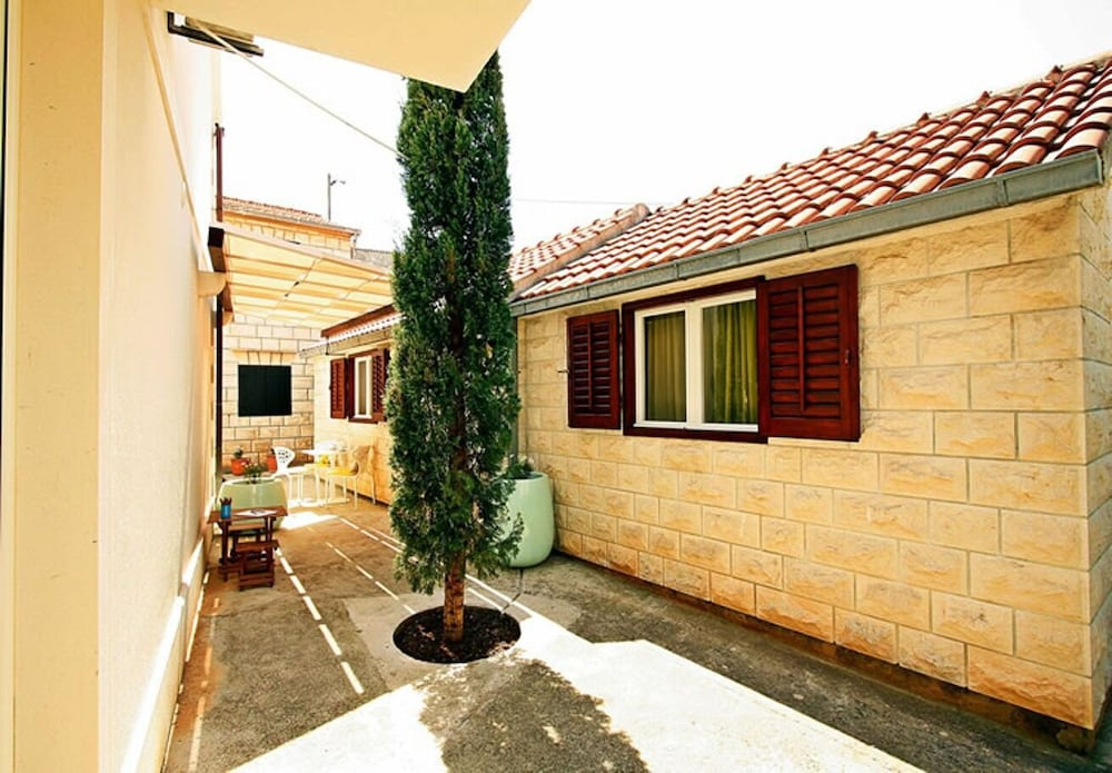 House Ivi