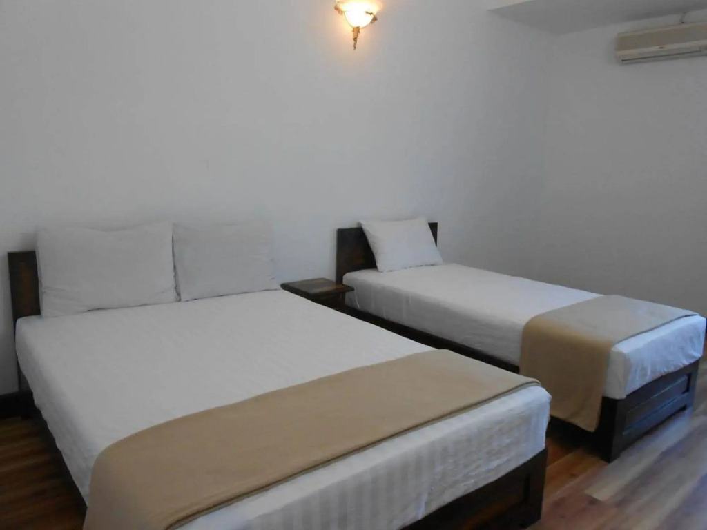 Yasaka Huong Sen Restaurant & Hotel