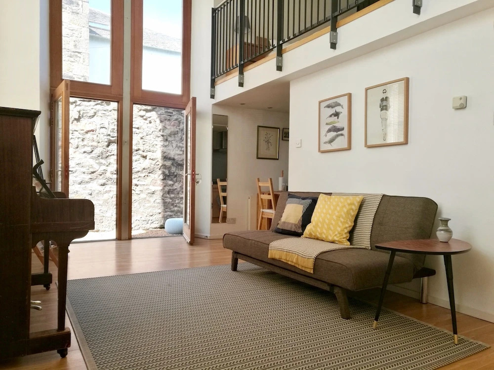 1 Bedroom Mezzanine Flat
