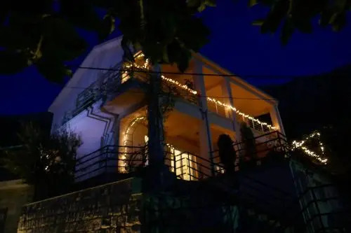 EcoHouse Risan Studio