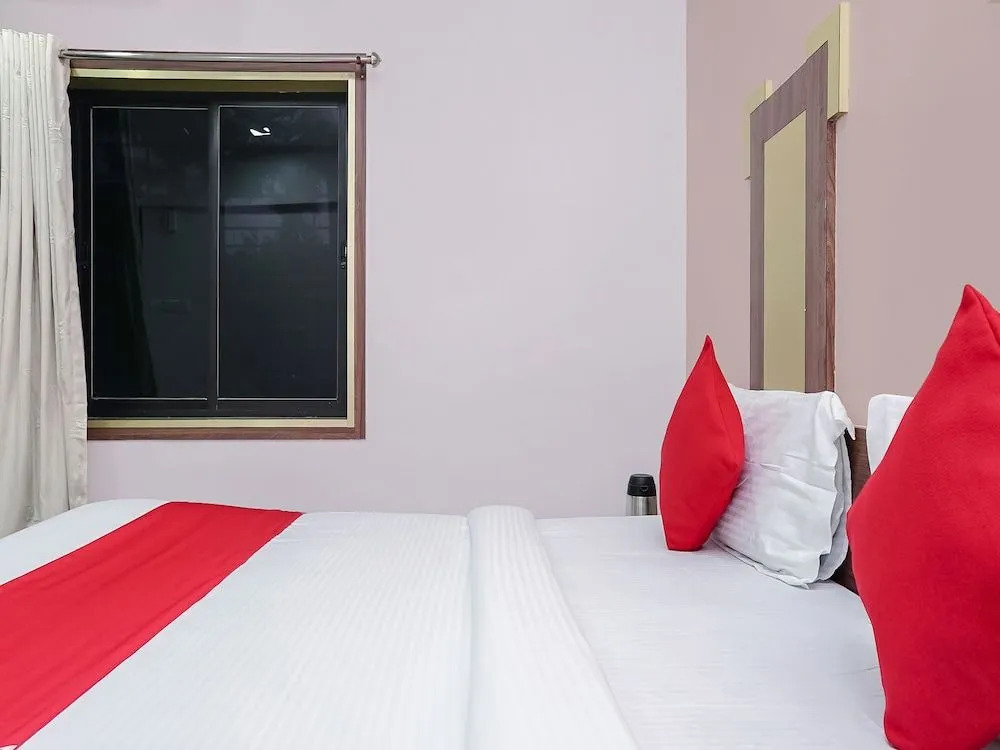 OYO Flagship 23096 Laxmi Residency