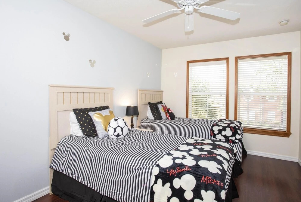Encantada Resort 4 Bedroom w Pool Close to Disney 8570