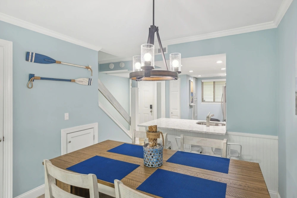 Forest Beach Villa - 2 BDR for 6
