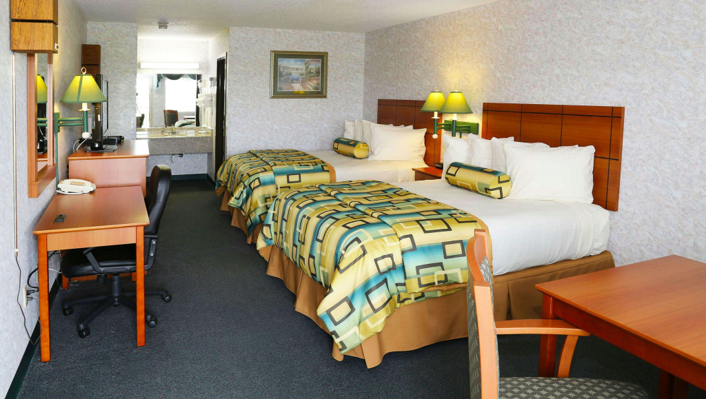Magnuson Hotel Howell/Brighton