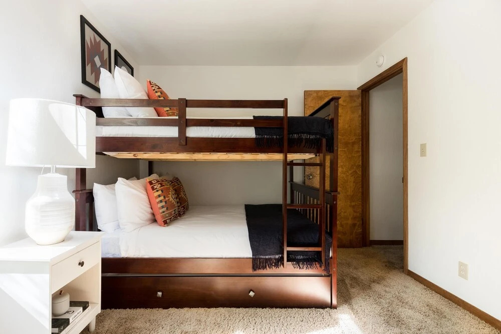 Wolfe by AvantStay | Near Lake Tahoe, w/ Hot Tub, Fireplace, 2 Private Decks!