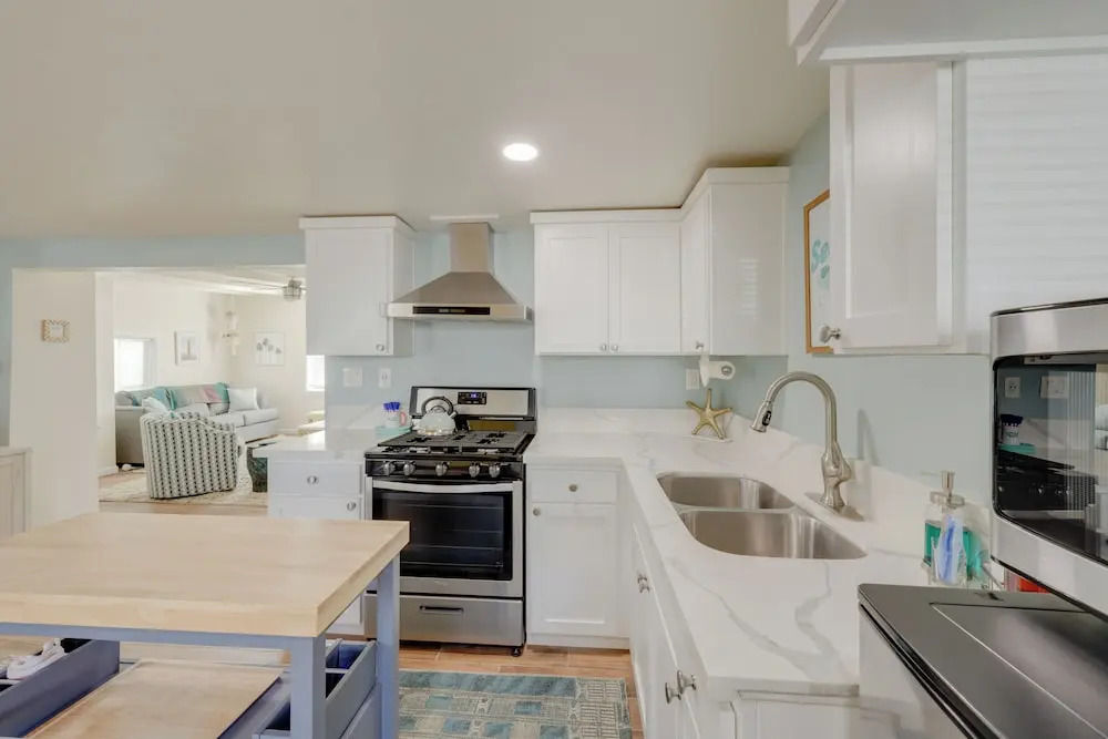 Pet-friendly Cayucos Home: Walk to Public Beach!