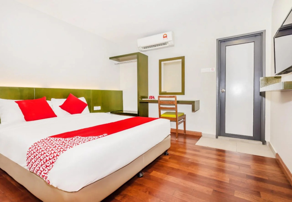 OYO 663 Trevor Hotel