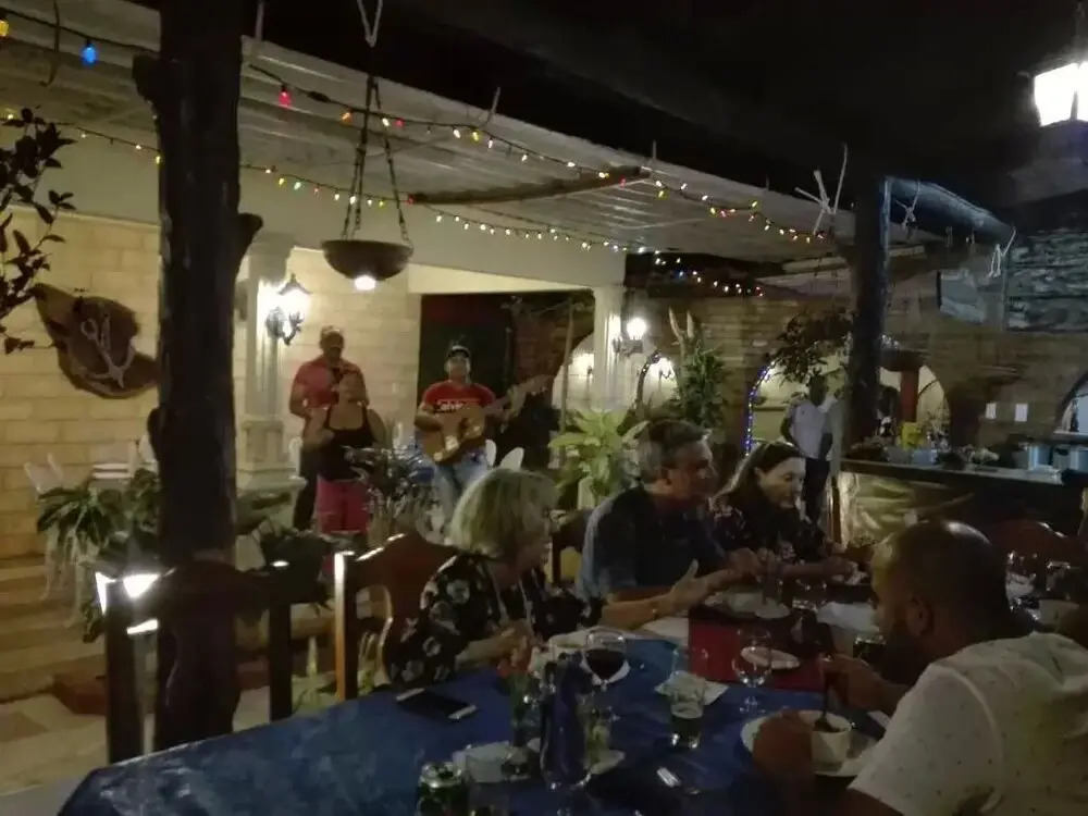 BR& Hostal Restaurante Tropical Caribe