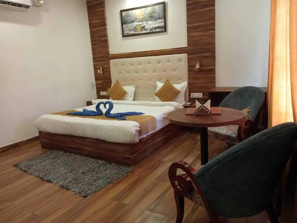 OYO 22115 Hotel D Plaza